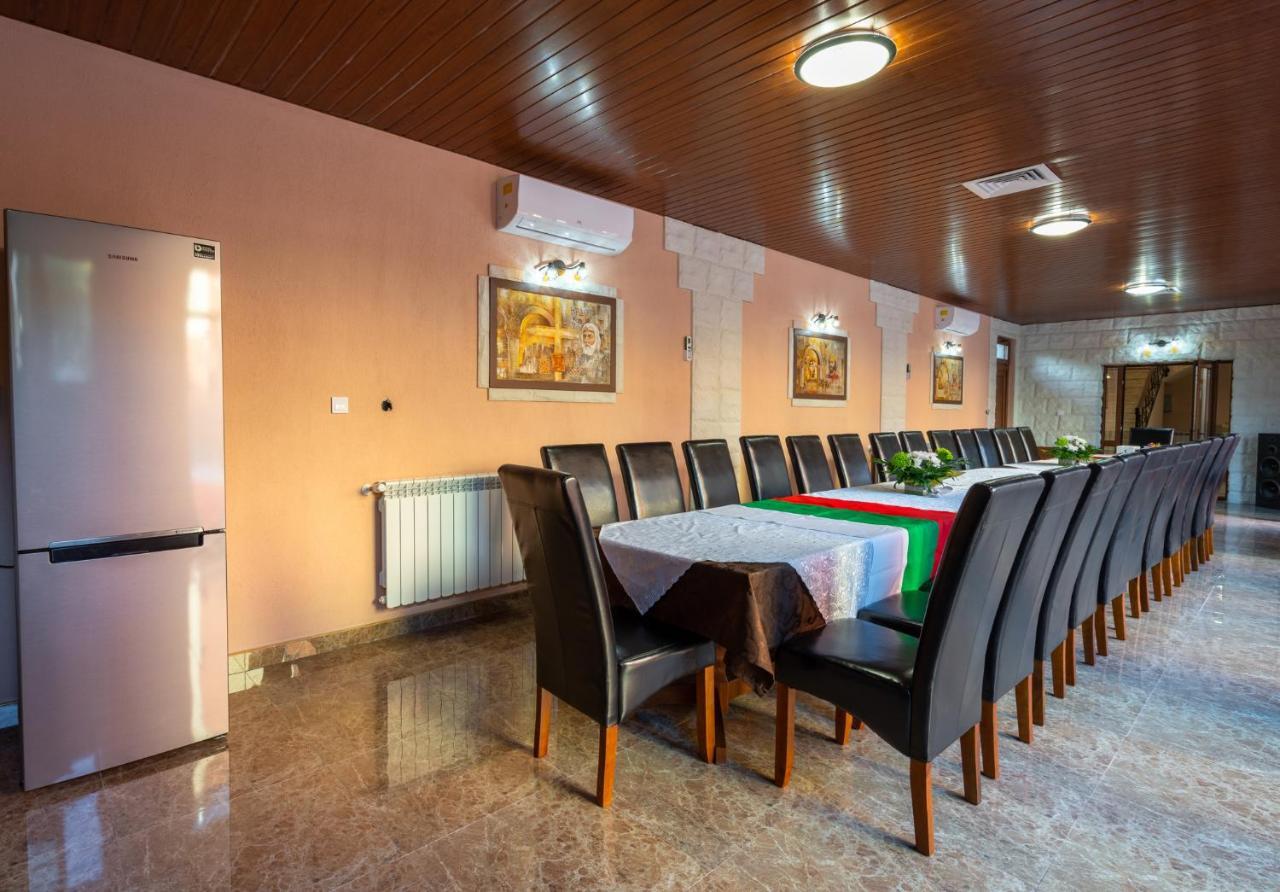 Family Hotel Preslav Exterior foto