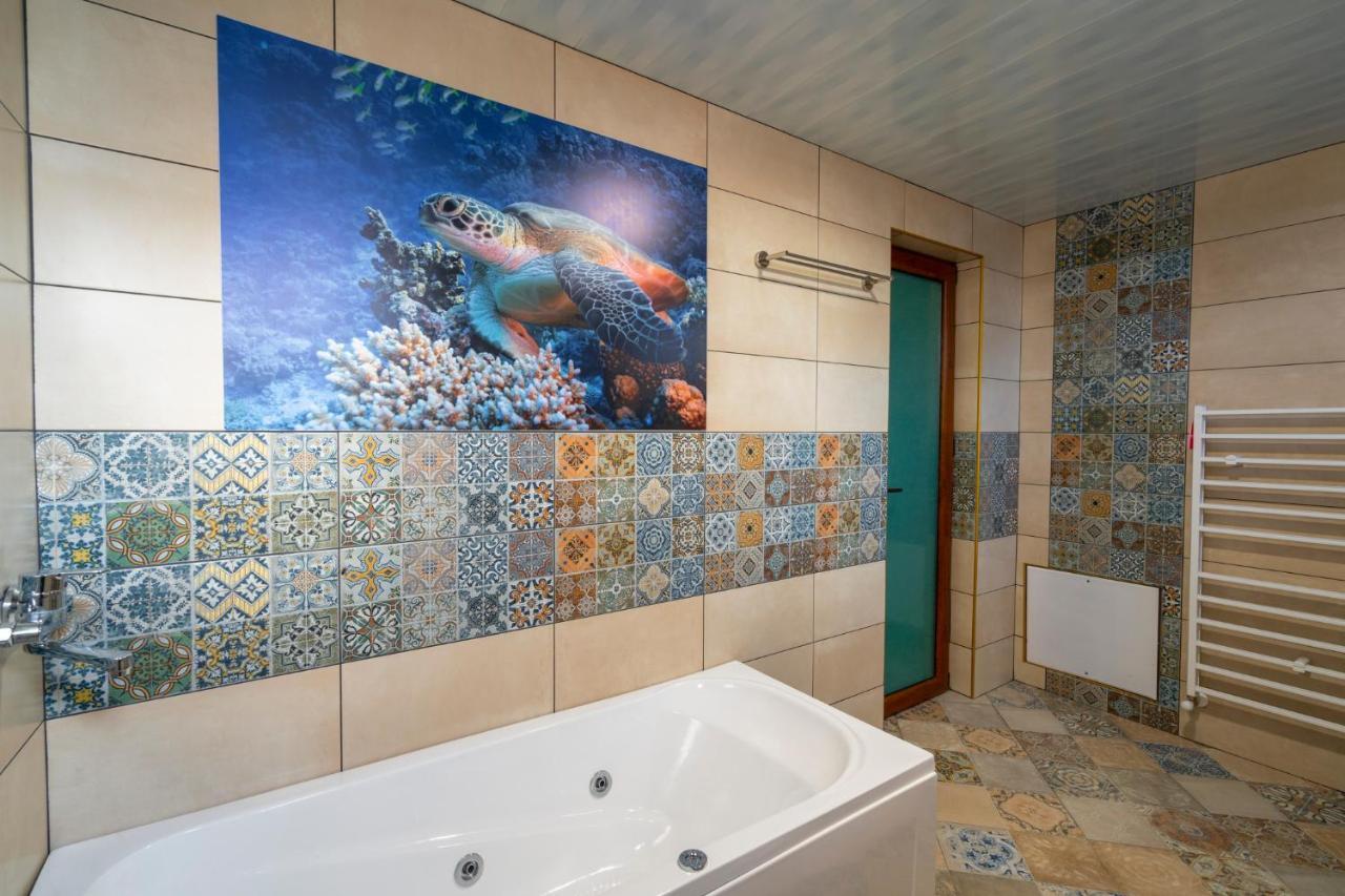 Family Hotel Preslav Exterior foto